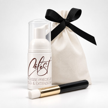 Ensemble Célest comprenant shampoing, brosse et pochette. Mousse nettoyante fabriquée en France. Soin extensions de cils 2